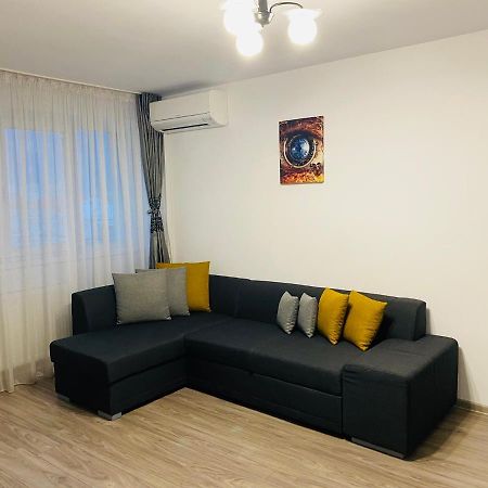 Apartament Cristina บูคาเรสต์ ภายนอก รูปภาพ