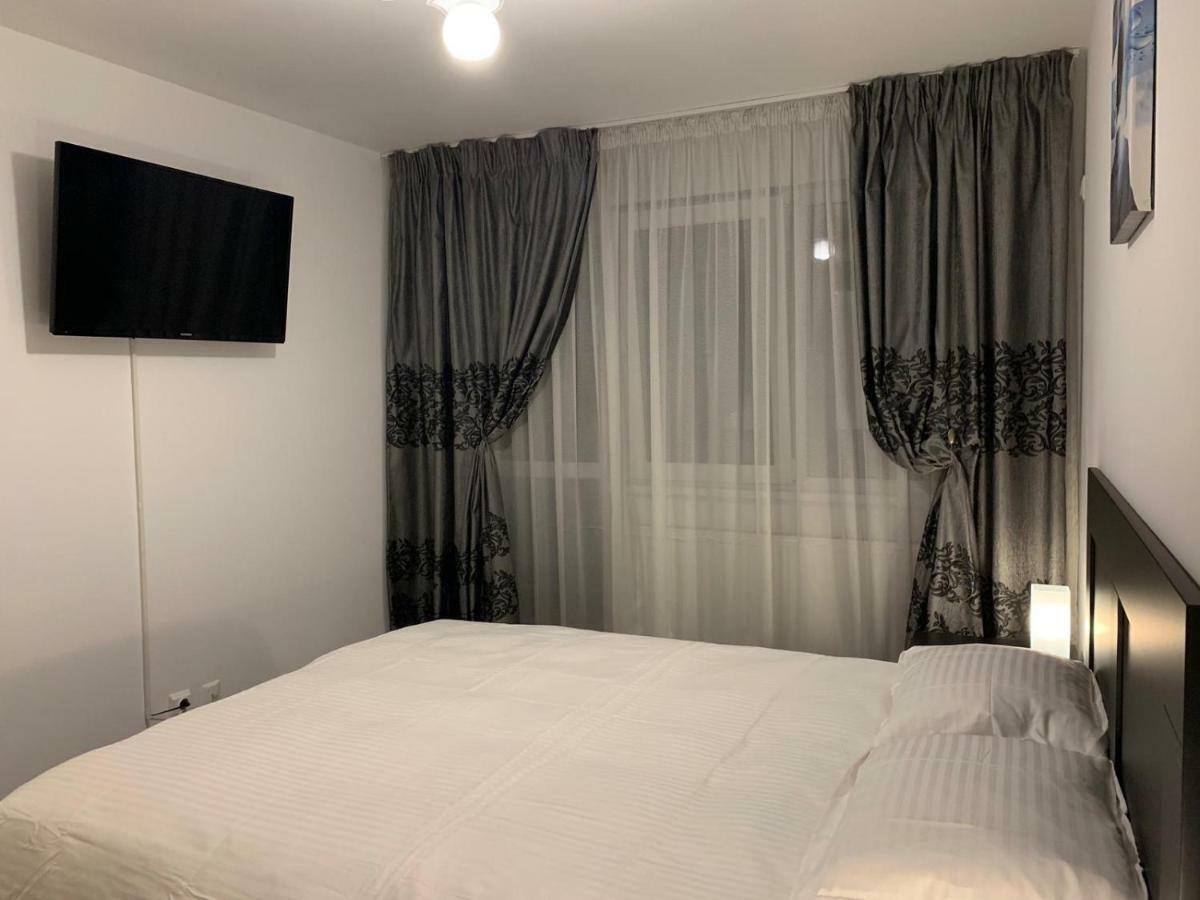 Apartament Cristina บูคาเรสต์ ภายนอก รูปภาพ