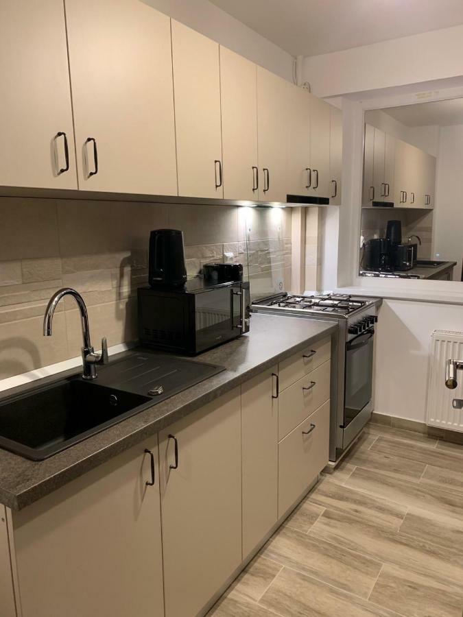 Apartament Cristina บูคาเรสต์ ภายนอก รูปภาพ