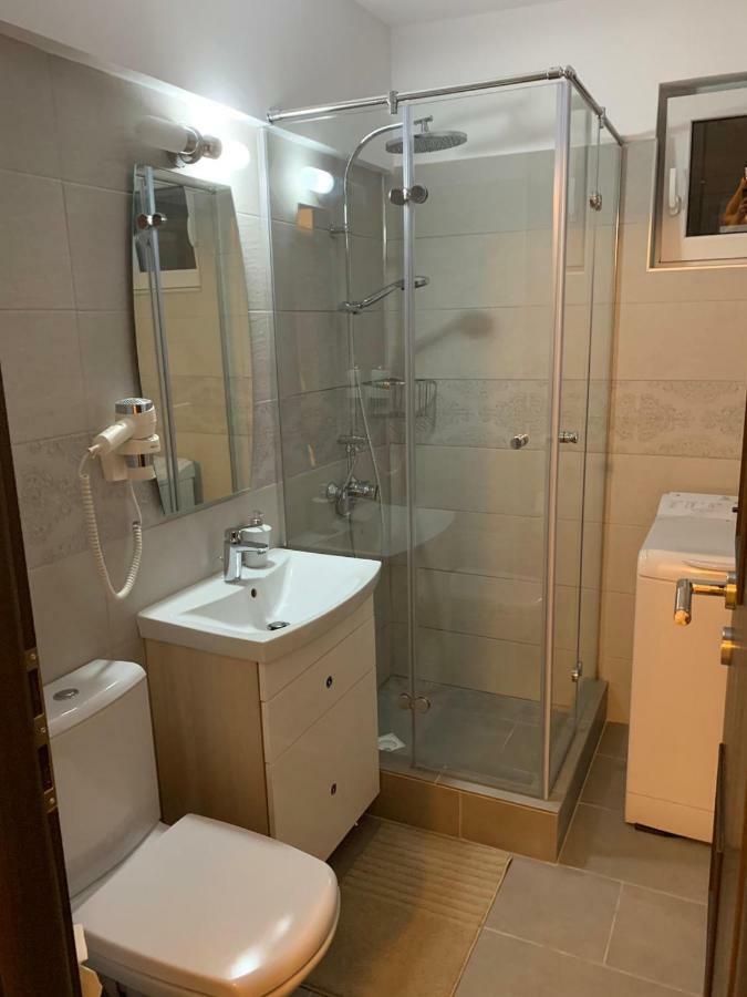 Apartament Cristina บูคาเรสต์ ภายนอก รูปภาพ